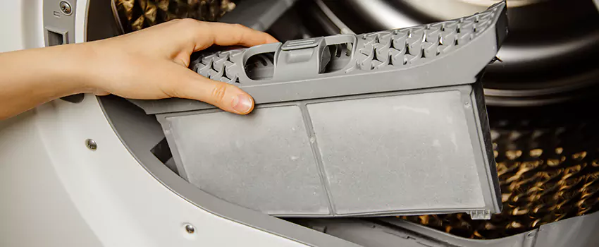 Signs Of A Clogged Dryer Lint Trap in Ocoee, Florida